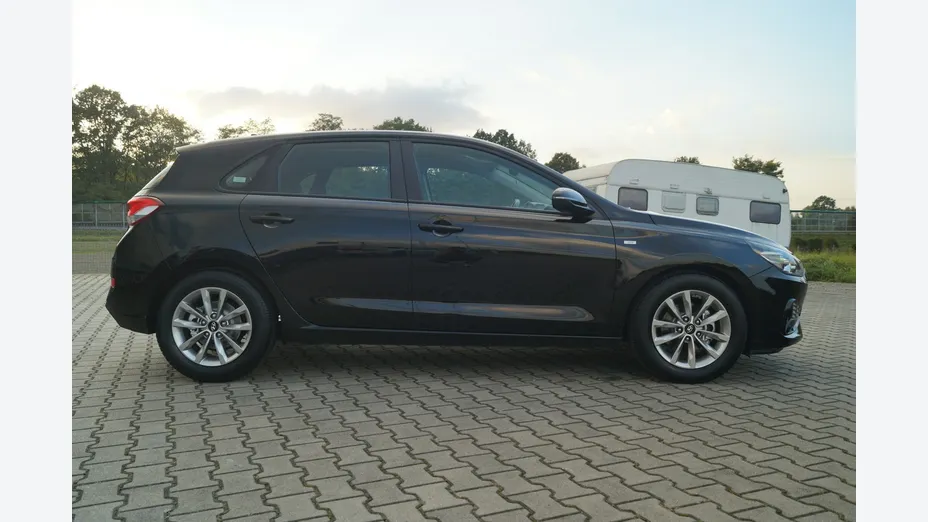 HYUNDAI i30 -