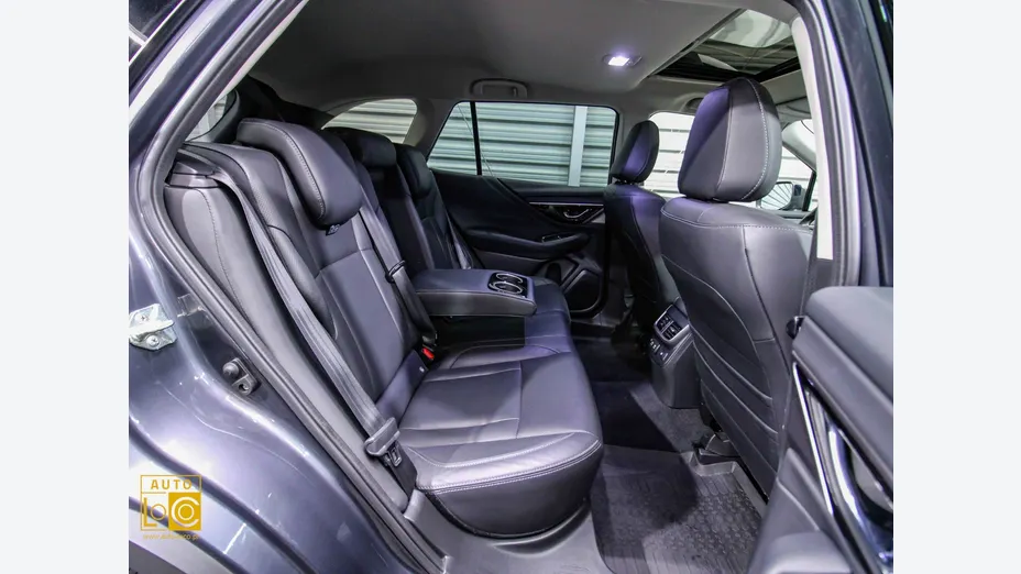 SUBARU Outback -