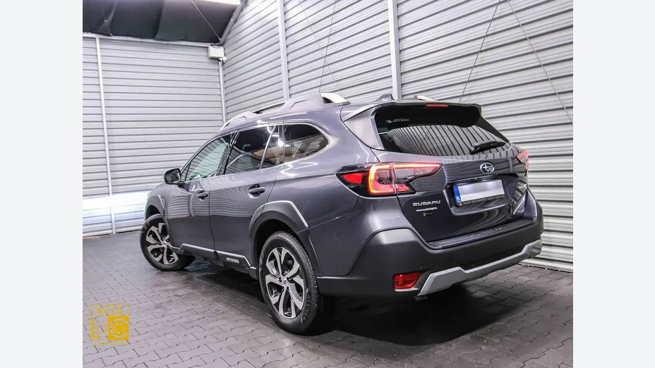 SUBARU Outback -