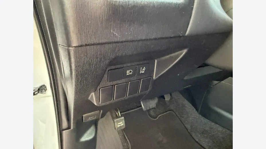 TOYOTA Prius -