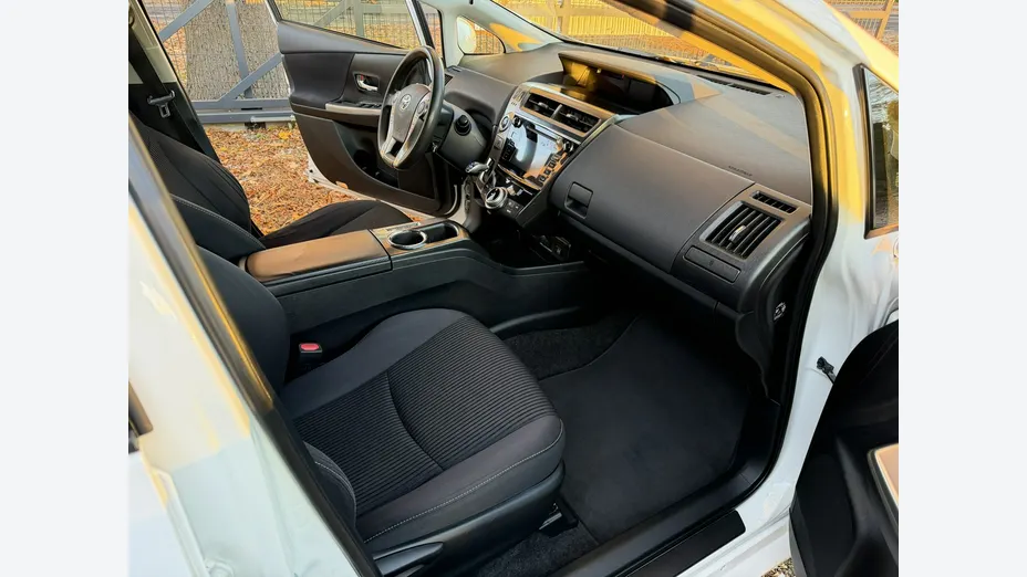 TOYOTA Prius -
