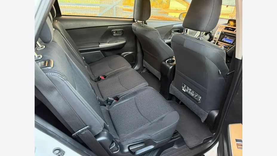 TOYOTA Prius -