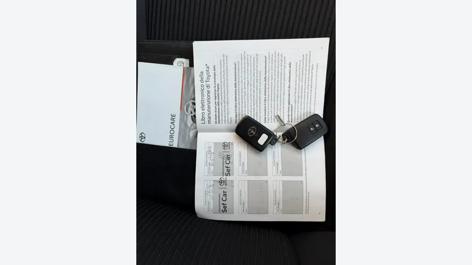 TOYOTA Prius -