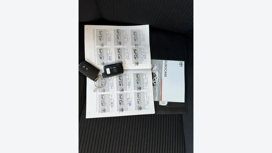 TOYOTA Prius -