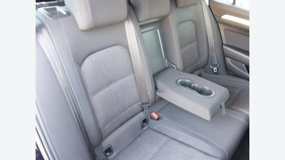 VOLKSWAGEN Passat -