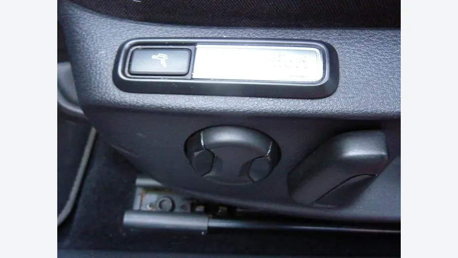 VOLKSWAGEN Passat -