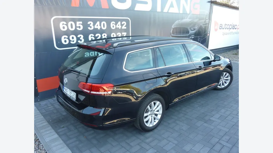 VOLKSWAGEN Passat -