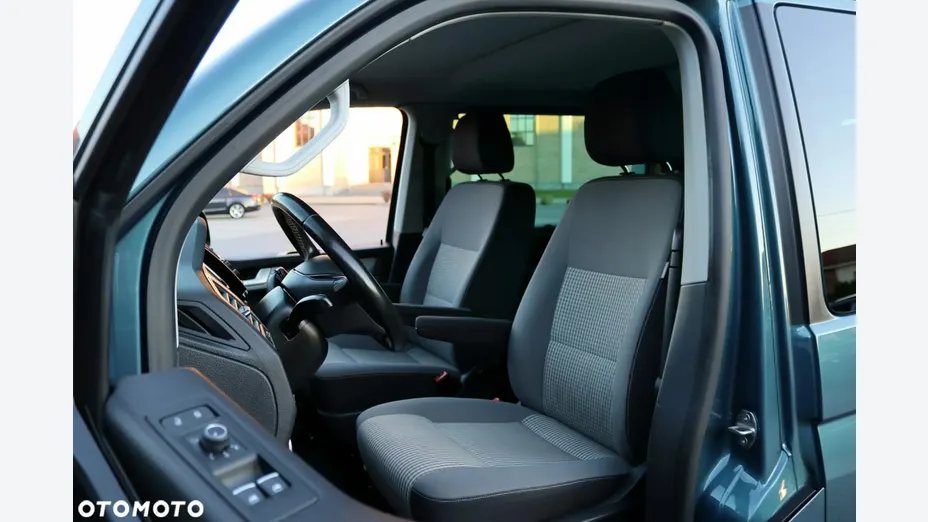 VOLKSWAGEN Multivan -