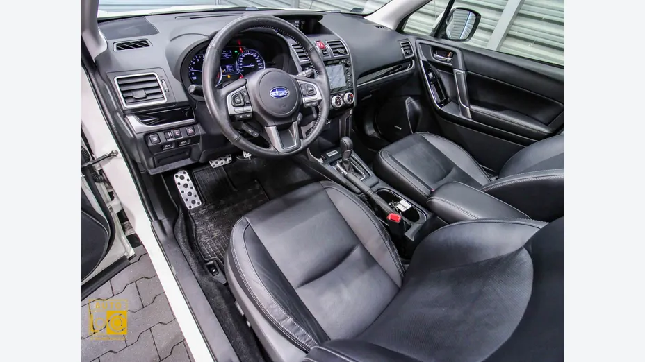 SUBARU Forester -