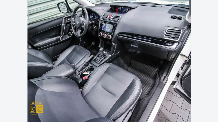 SUBARU Forester -