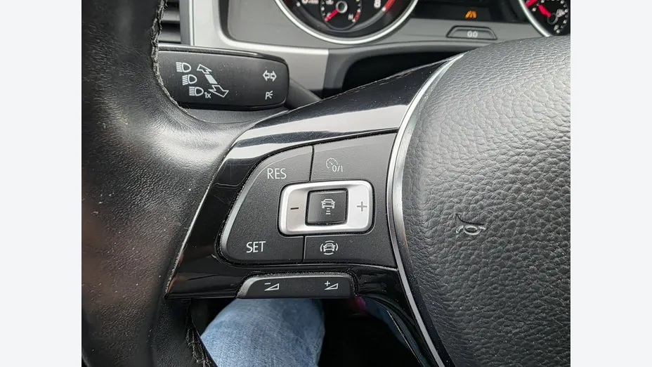 VOLKSWAGEN Atlas -