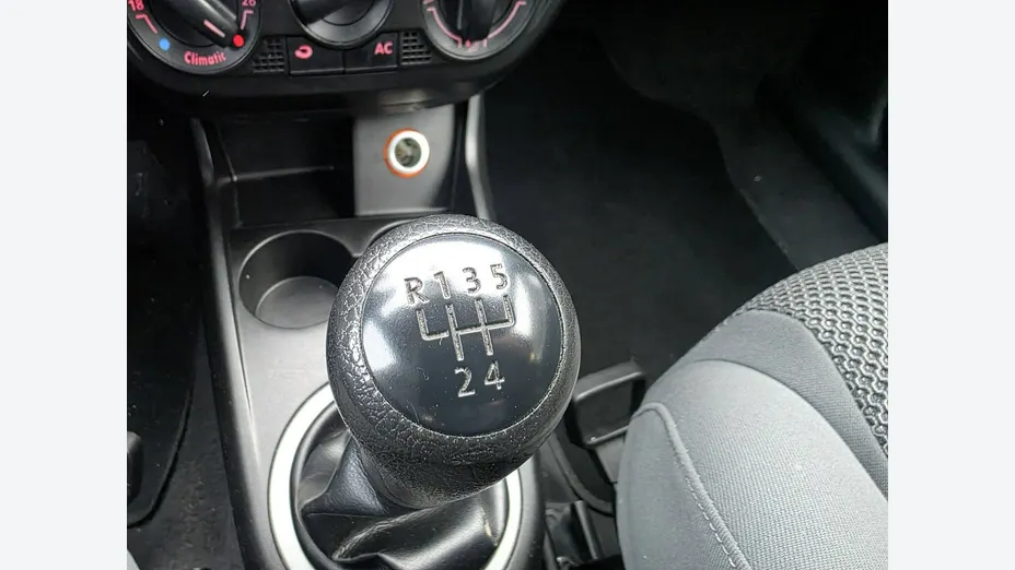 VOLKSWAGEN Fox -