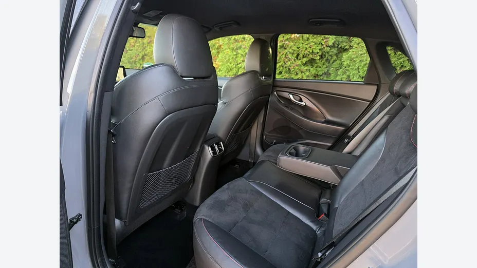 HYUNDAI i30 -
