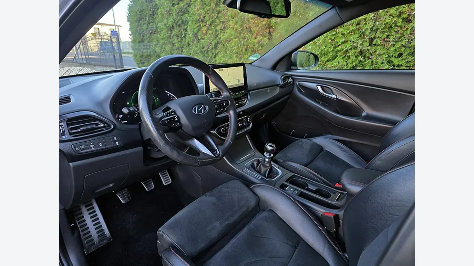 HYUNDAI i30 -