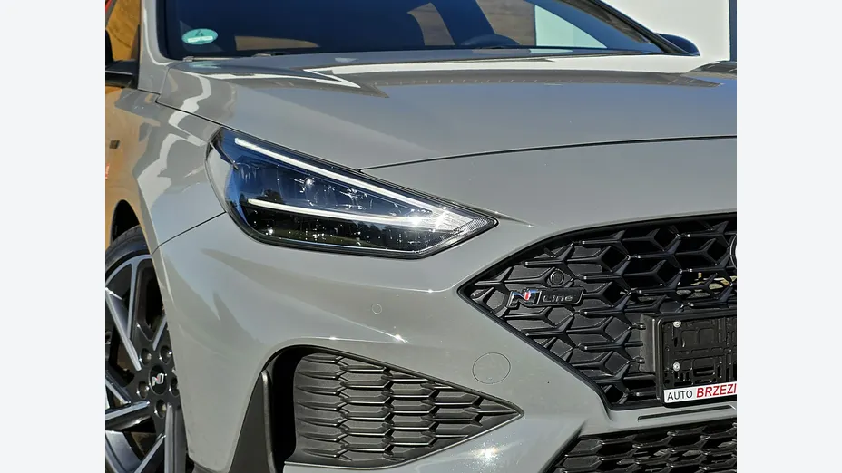 HYUNDAI i30 -