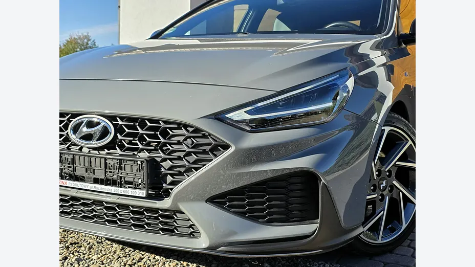 HYUNDAI i30 -