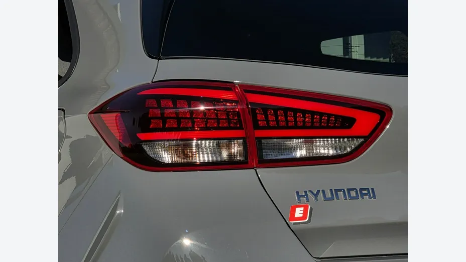 HYUNDAI i30 -