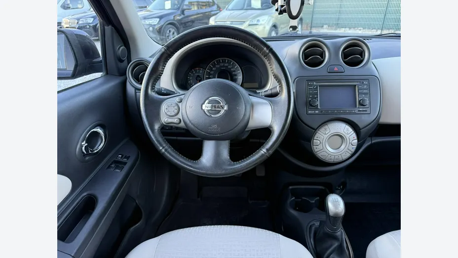 NISSAN Micra -