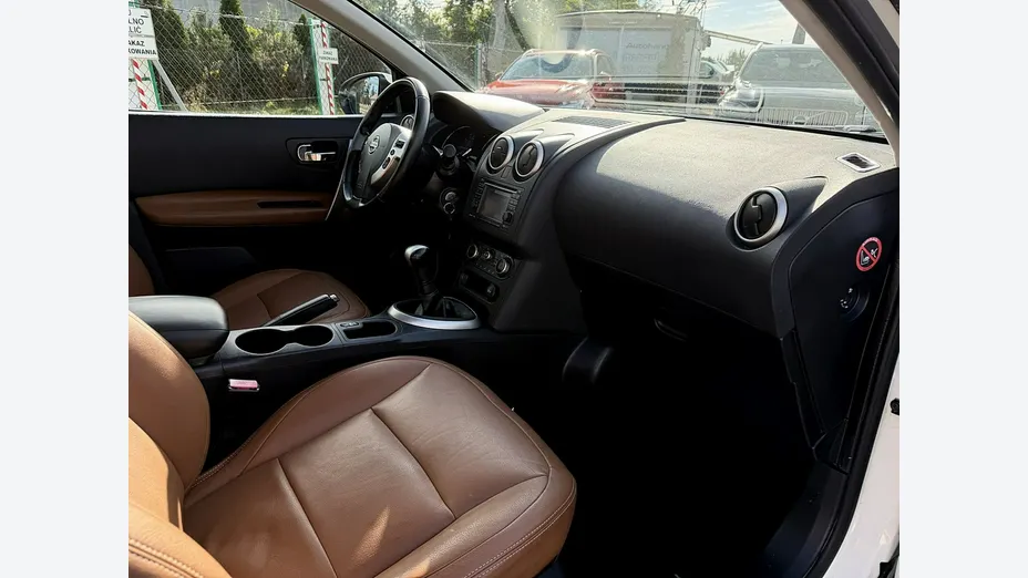 NISSAN Qashqai -