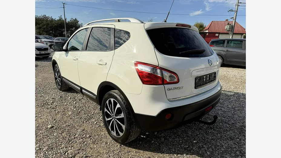 NISSAN Qashqai -