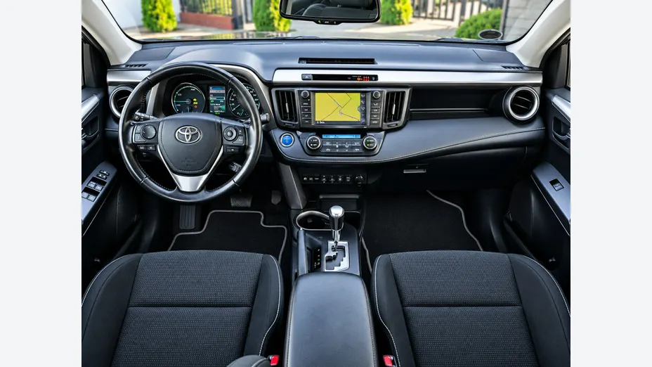 TOYOTA RAV4 -