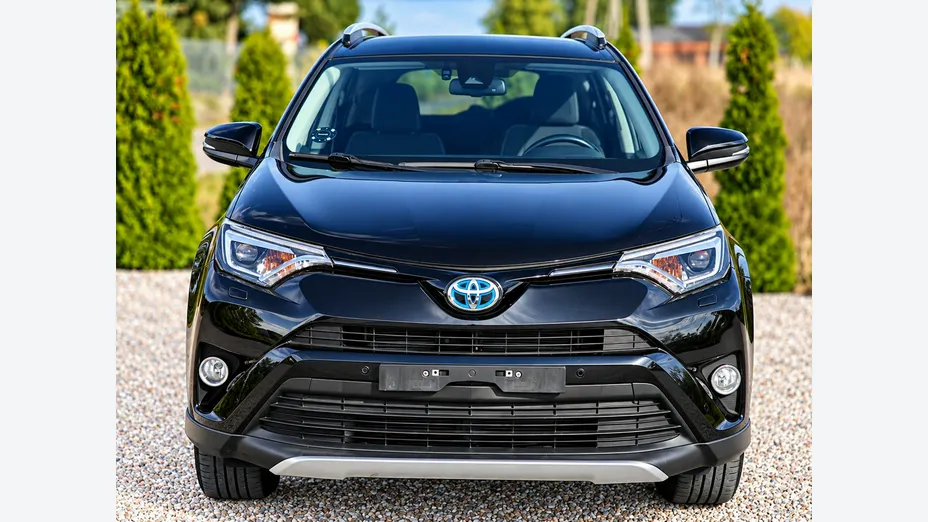 TOYOTA RAV4 -