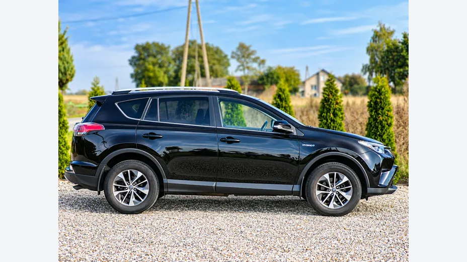 TOYOTA RAV4 -