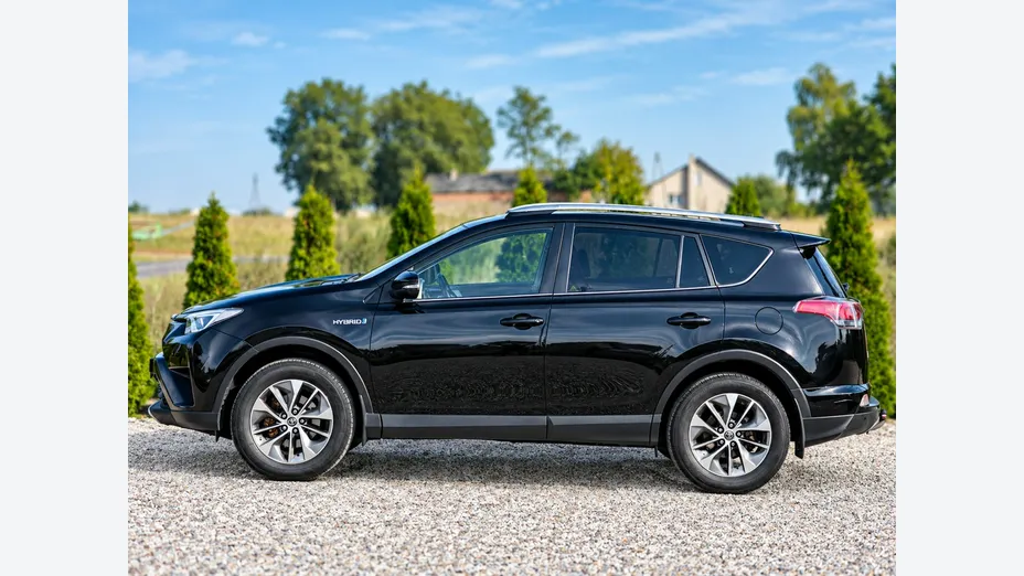 TOYOTA RAV4 -