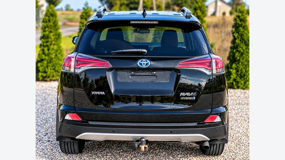 TOYOTA RAV4 -