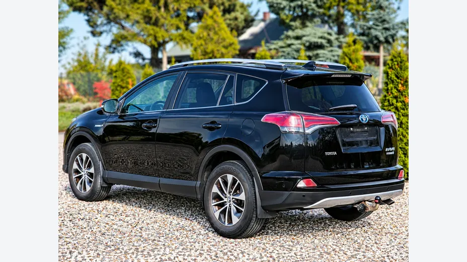 TOYOTA RAV4 -