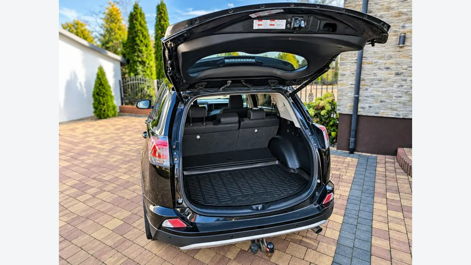 TOYOTA RAV4 -