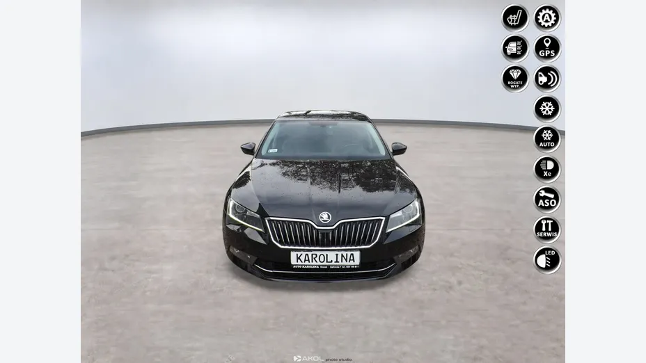 SKODA Superb -