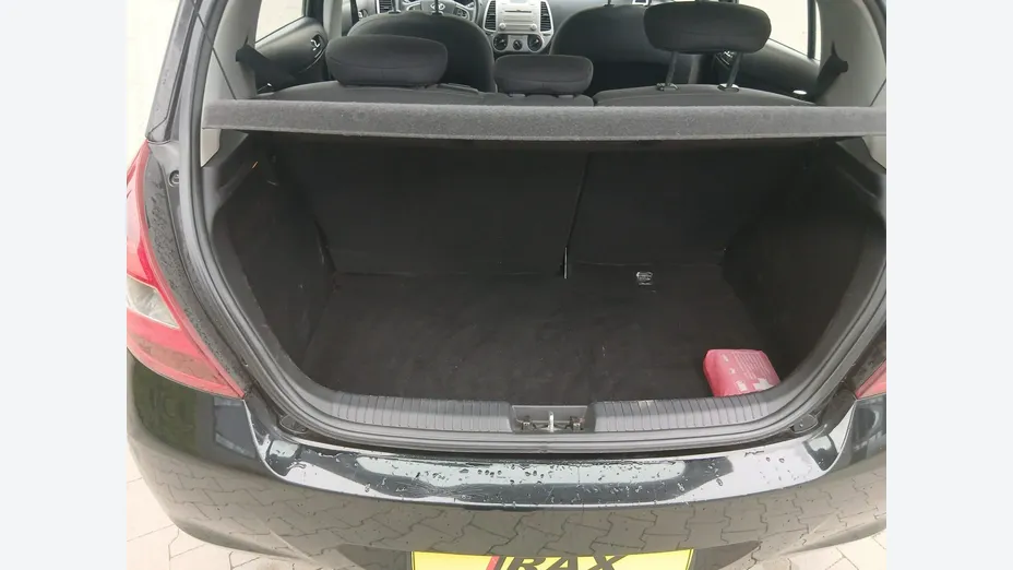 HYUNDAI i20 -
