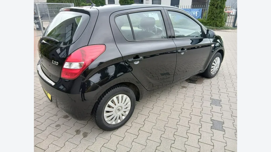 HYUNDAI i20 -