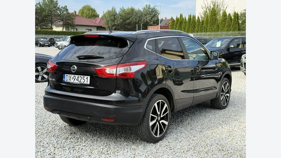 NISSAN Qashqai -