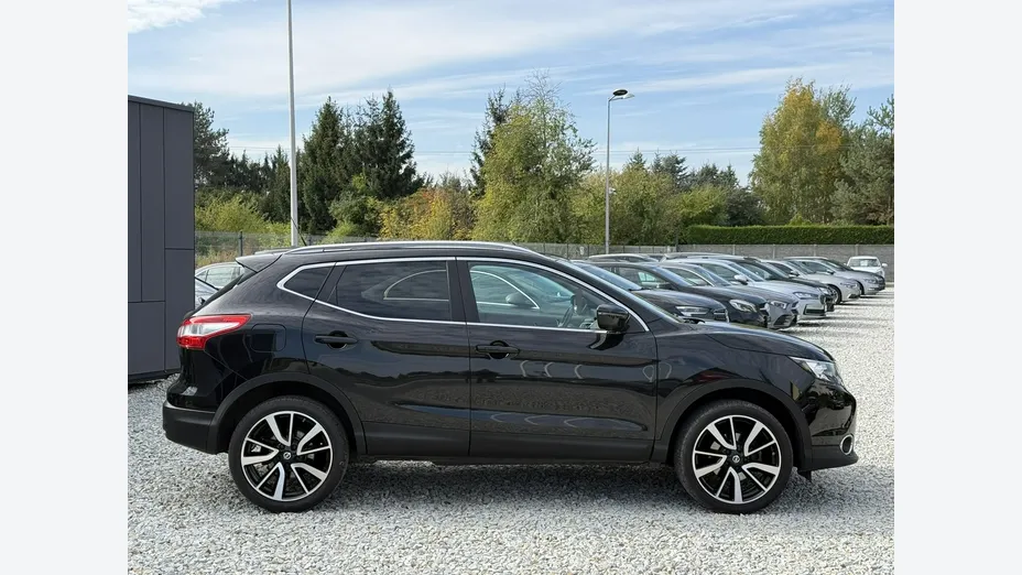 NISSAN Qashqai -