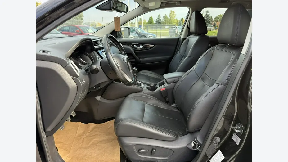 NISSAN Qashqai -