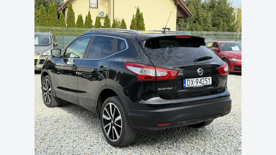 NISSAN Qashqai -