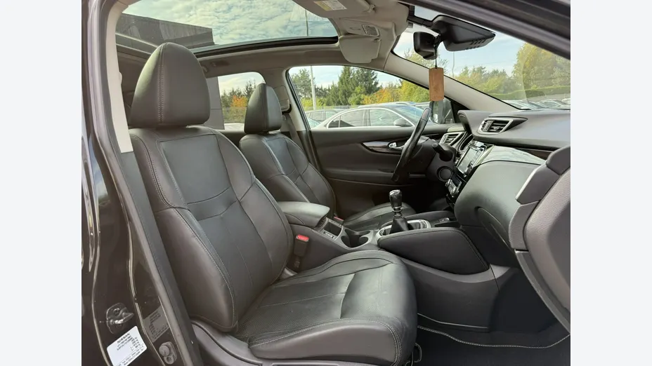 NISSAN Qashqai -
