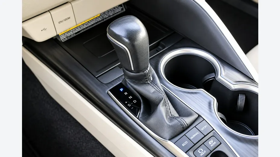 TOYOTA Camry -