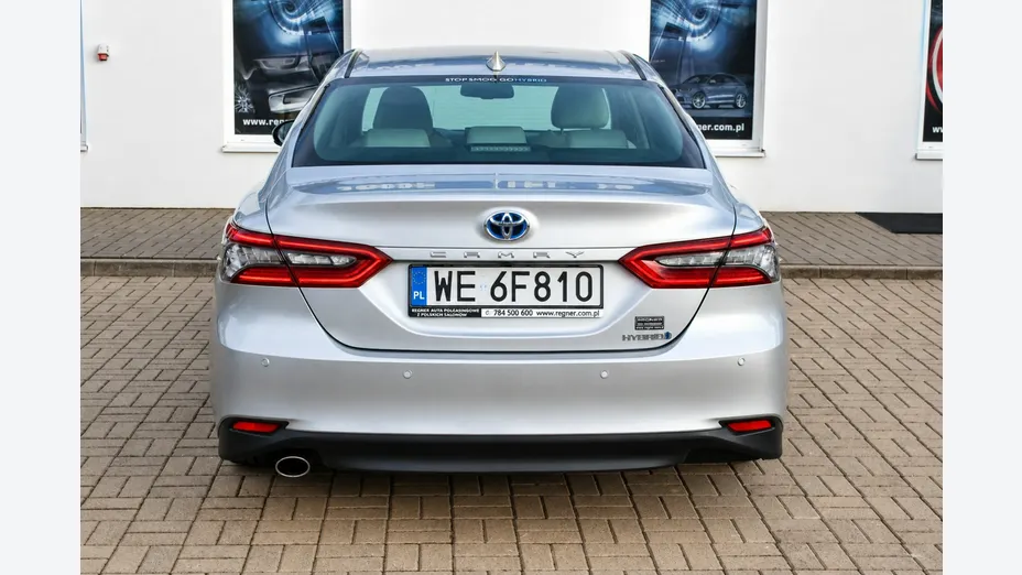 TOYOTA Camry -