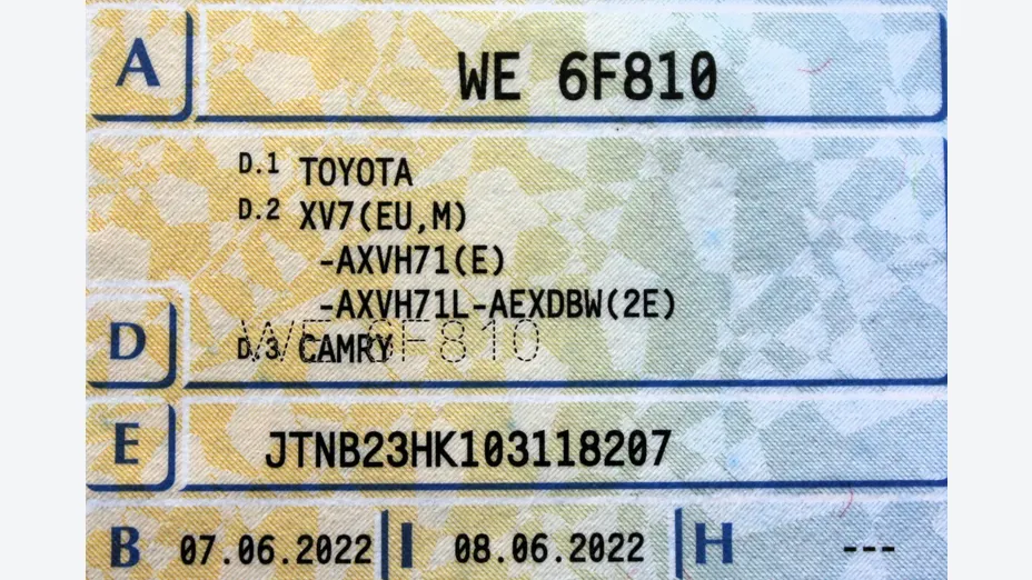 TOYOTA Camry -