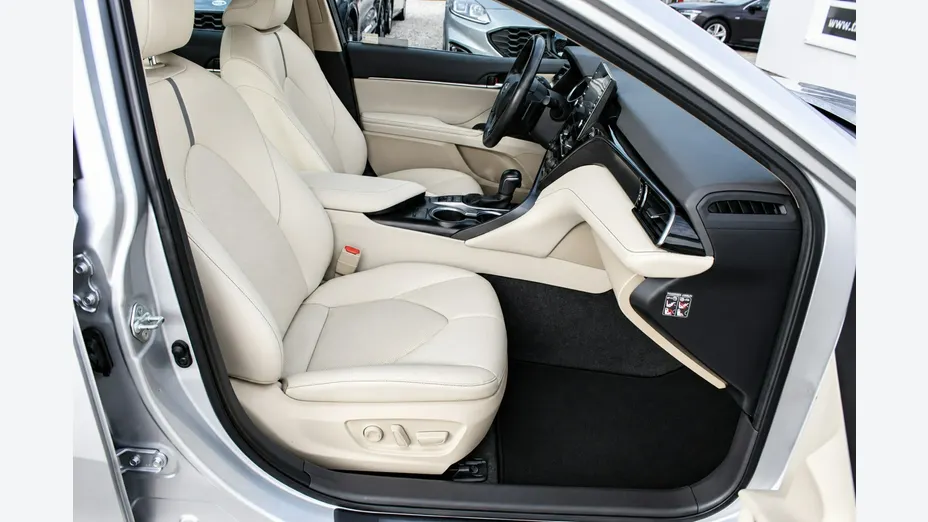TOYOTA Camry -