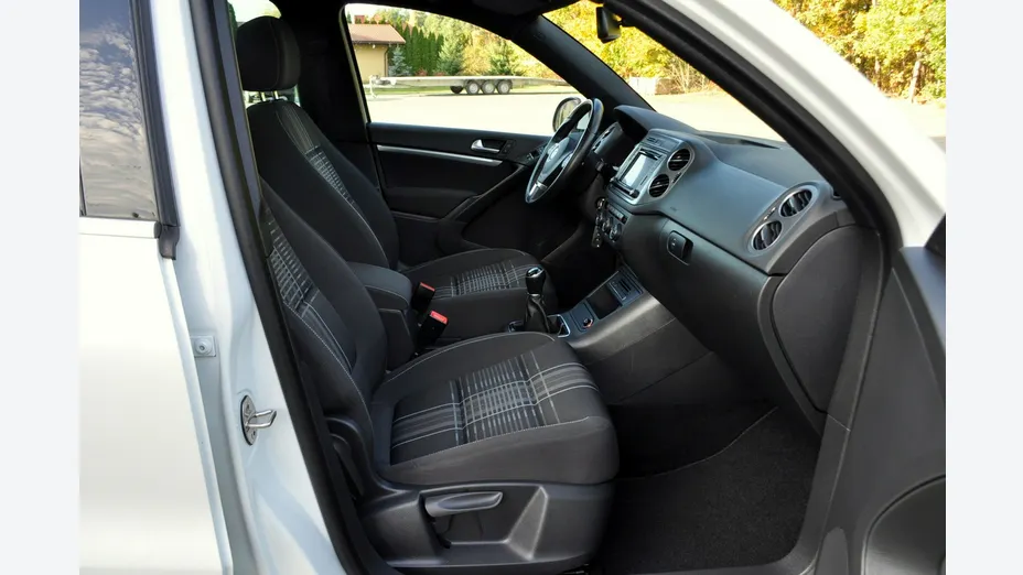VOLKSWAGEN Tiguan -