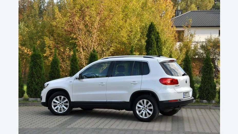 VOLKSWAGEN Tiguan -