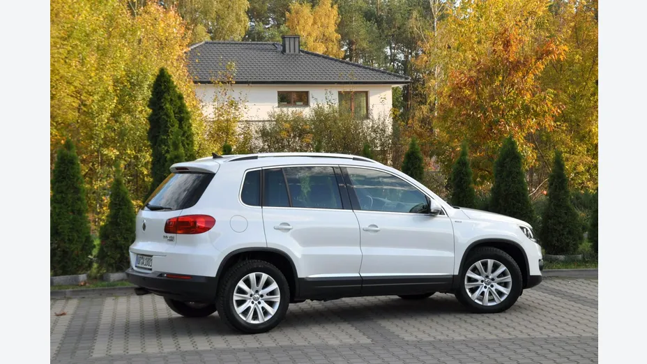 VOLKSWAGEN Tiguan -