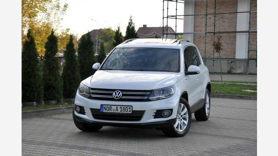 VOLKSWAGEN Tiguan -