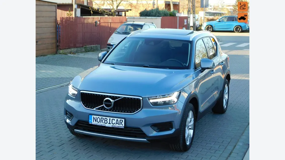 VOLVO XC40 -