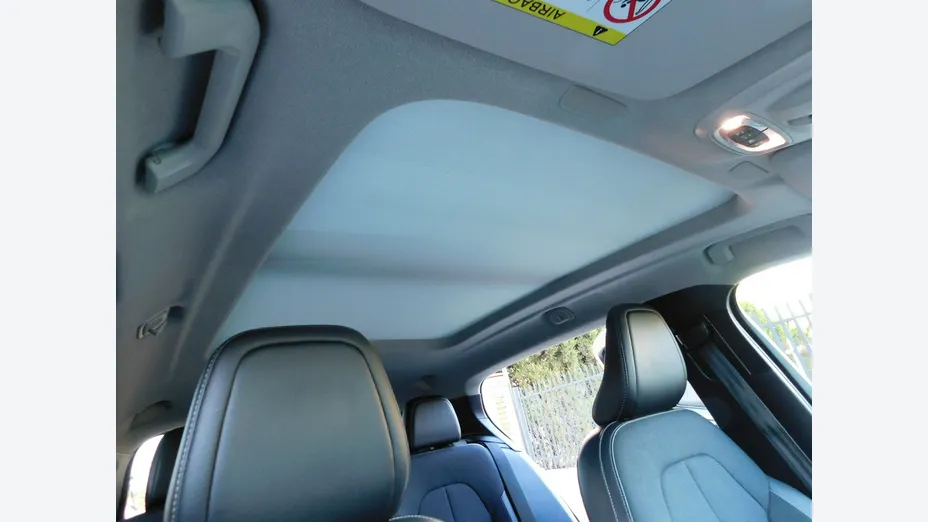 VOLVO XC40 -