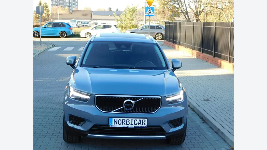 VOLVO XC40 -